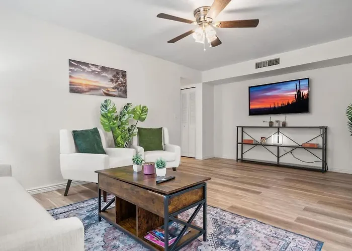 Holiday home Cozy Pet Friendly Townhome With Pool *