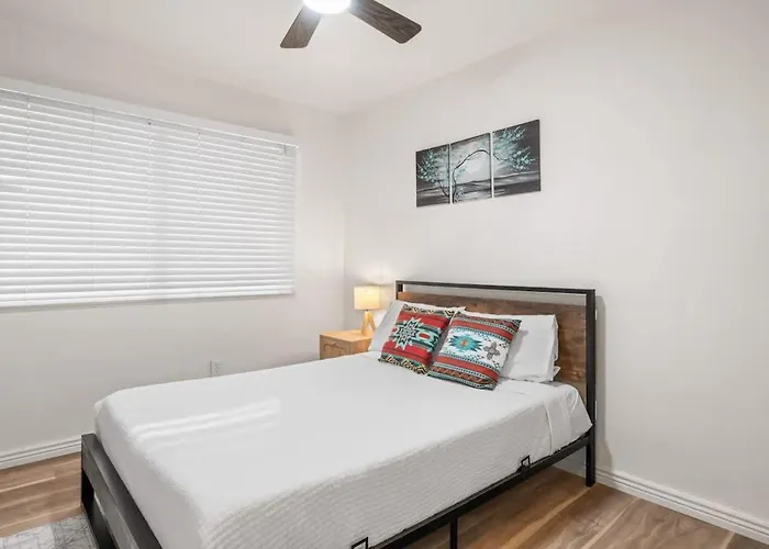Holiday home Cozy Pet Friendly Townhome With Pool