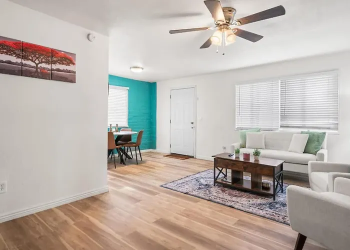 Cozy Pet Friendly Townhome With Pool Tucson