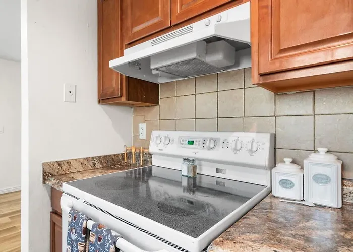 Cozy Pet Friendly Townhome With Pool * Tucson