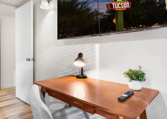 Cozy Pet Friendly Townhome With Pool Holiday home *