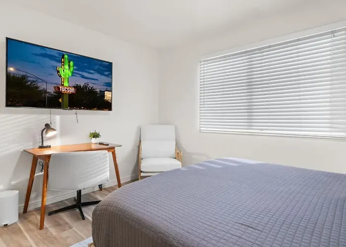 Cozy Pet Friendly Townhome With Pool * Tucson