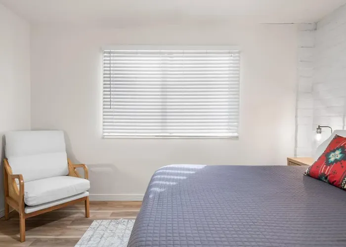 Cozy Pet Friendly Townhome With Pool *